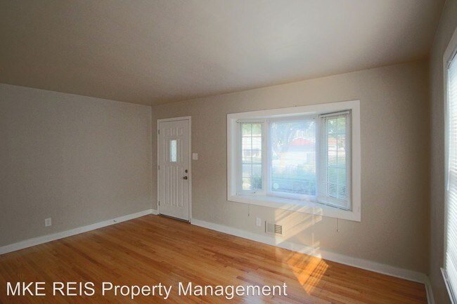 Building Photo - 4 br, 2 bath House - 8011 W Kathryn Ave