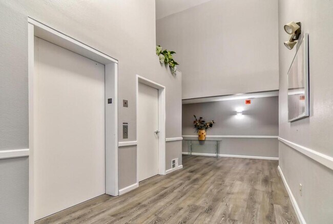 Building Photo - 6435 S Dayton St, #304