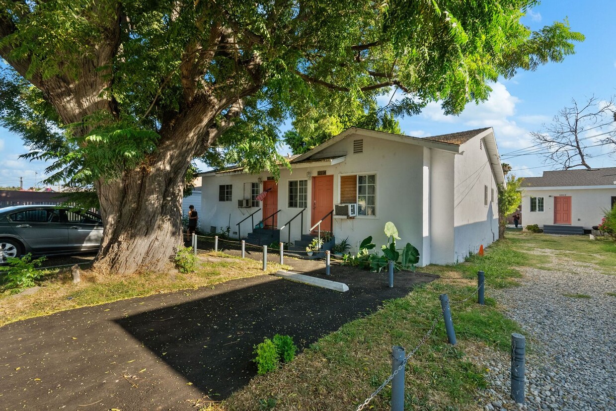 Foto principal - Newly remodeled house in a private locatio...