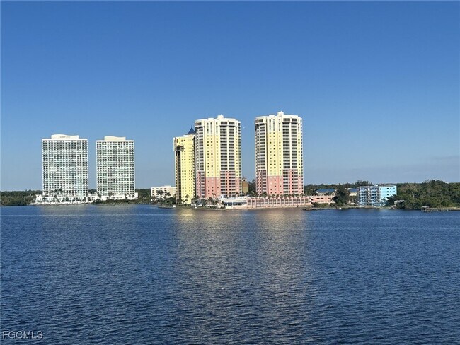 Foto del edificio - 2743 First St