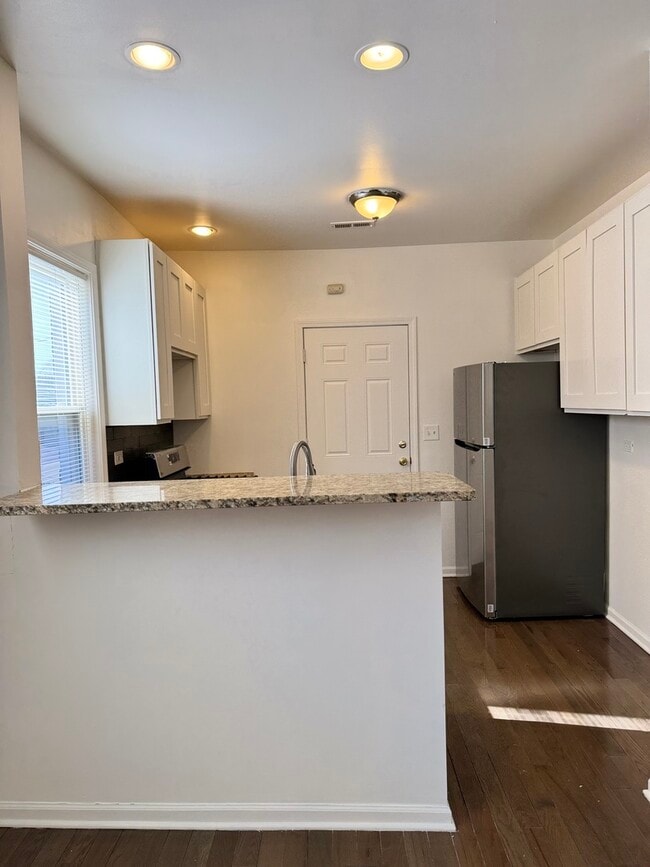 Foto del edificio - 1748 N Austin Ave