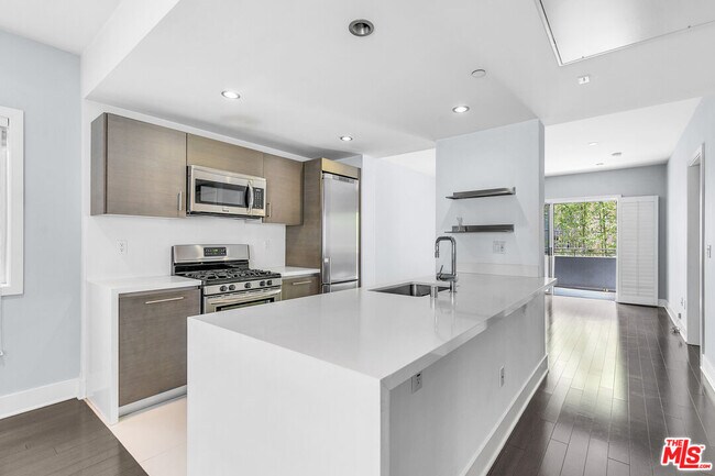 Foto del edificio - 1730 Sawtelle Blvd