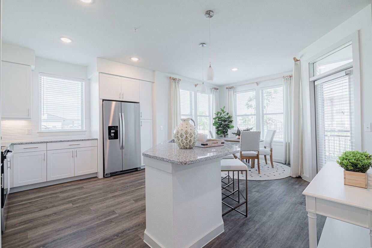 Live Rent-Free for 8 Weeks + Pocket a $500... - Live Rent-Free for 8 Weeks + Pocket a $500...