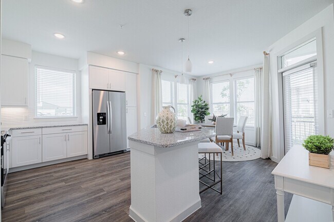 Live Rent-Free for 8 Weeks + Pocket a $500... - Live Rent-Free for 8 Weeks + Pocket a $500... Apartment