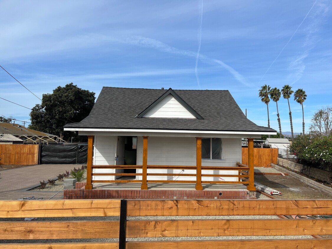 Primary Photo - 2855 N Rose Ave