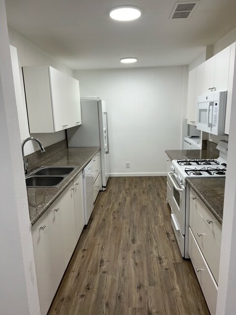Primary Photo - 22716 Figueroa St