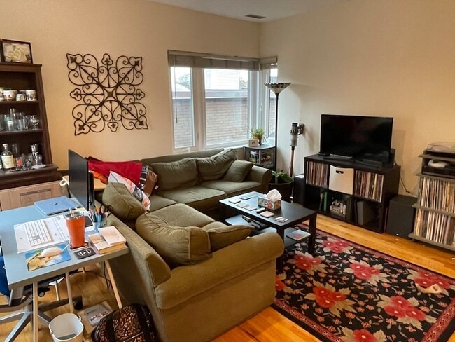 Photo - 110 Strathmore Rd Apartment