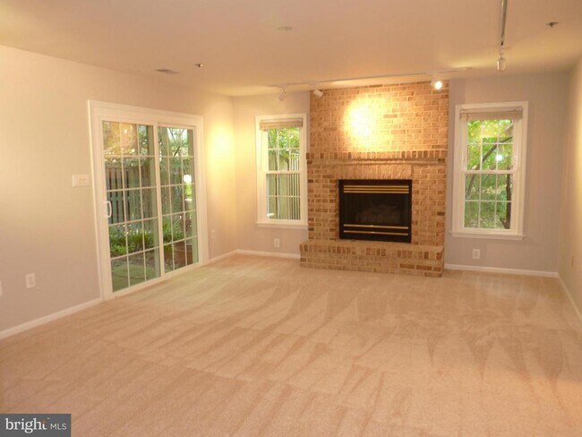 Foto del edificio - 1710 Leighton Wood Ln