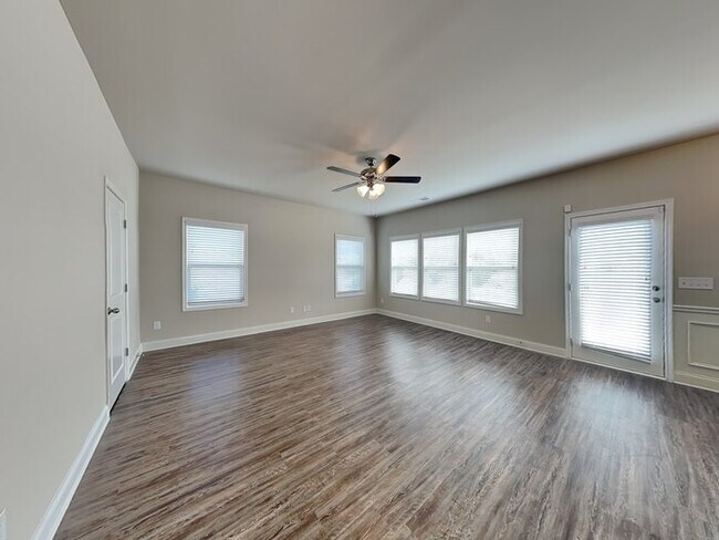 Building Photo - Nice 4 Bedroom Home located in Snellville!