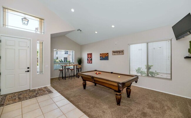 Foto del edificio - Rates Vary: $3,995 - $5,495