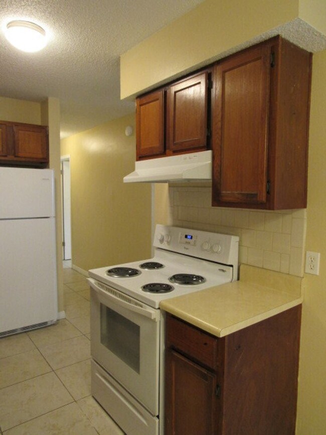 Foto del edificio - 3320 Pine Forest Rd