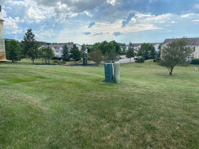 Foto del edificio - 2273 Flagstone Ln