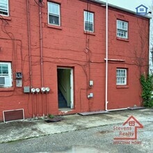 Building Photo - 414 W Bockman Way