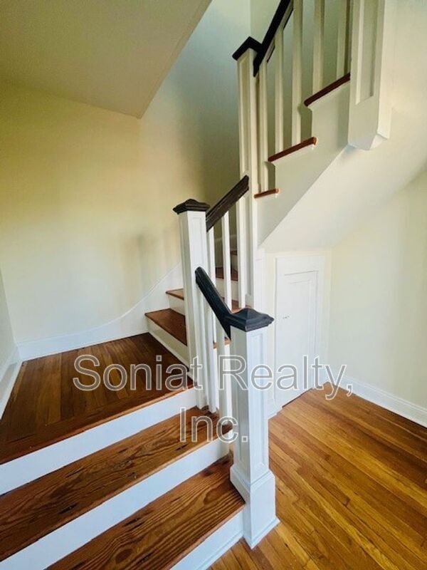 Building Photo - 3215 Nashville Ave