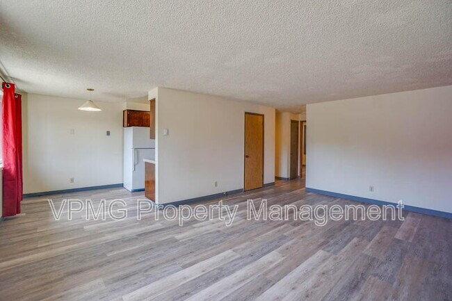 Building Photo - 2815 Caples Ave