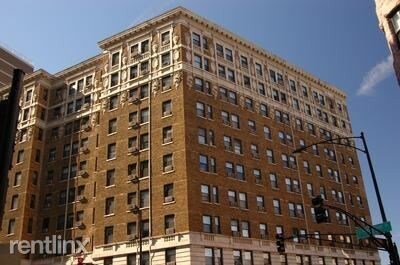Foto del edificio - 2756 N Pine Grove Ave