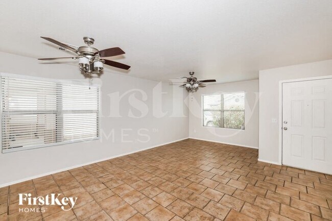 Building Photo - 11513 W Flores Dr