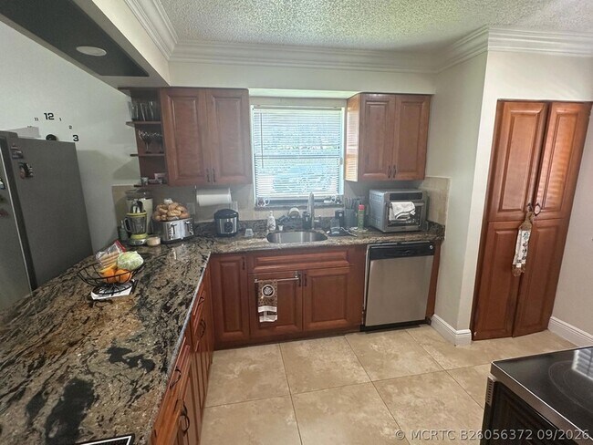 Building Photo - 3801 Inlet Cir