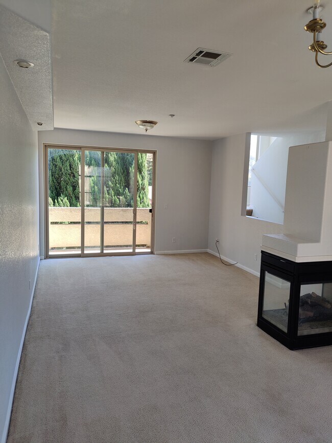 Foto del edificio - 25120 Angelina Ln