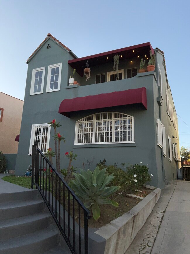 Foto del edificio - 1069 S Mansfield Ave