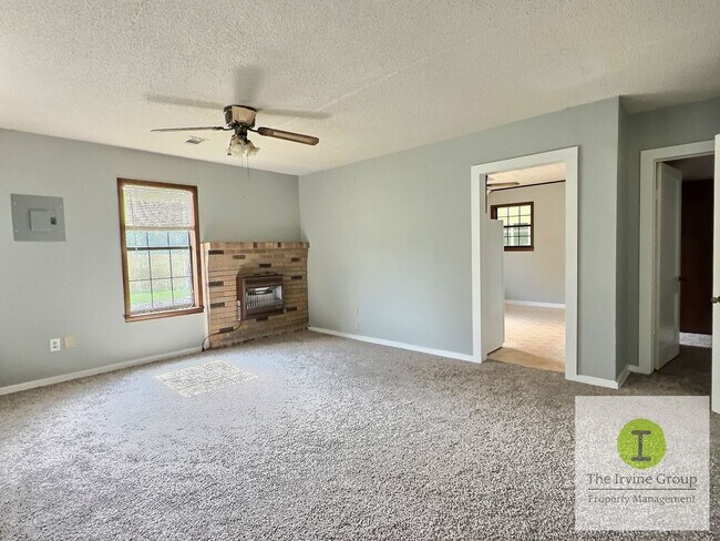 Foto del edificio - 3 Bed, 2 Full Bath - Country Charm with Modern Updates Near Prattville and Maxwell AFB