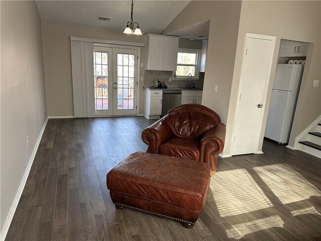 Building Photo - 455 Rill Crest Ct