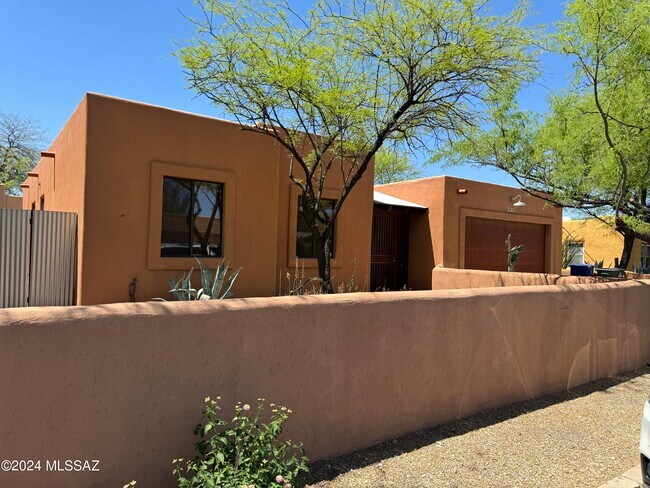 Foto del edificio - 1717 N Baxter Dr
