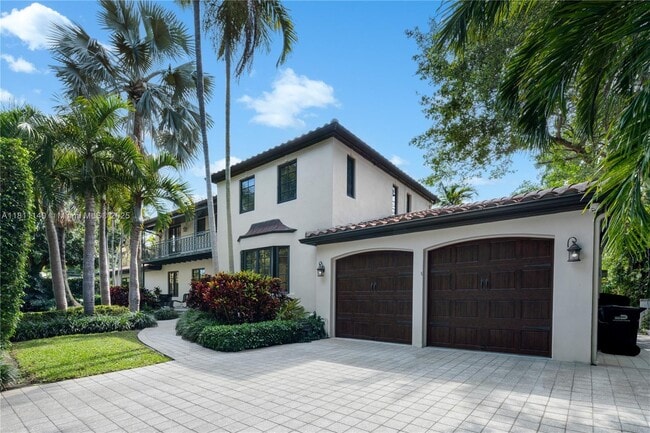 Building Photo - 100 E Dilido Dr