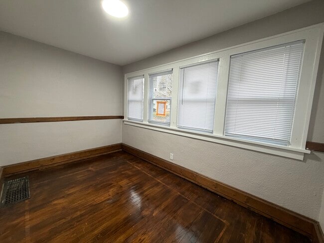 Building Photo - 317 E Irvington Ave