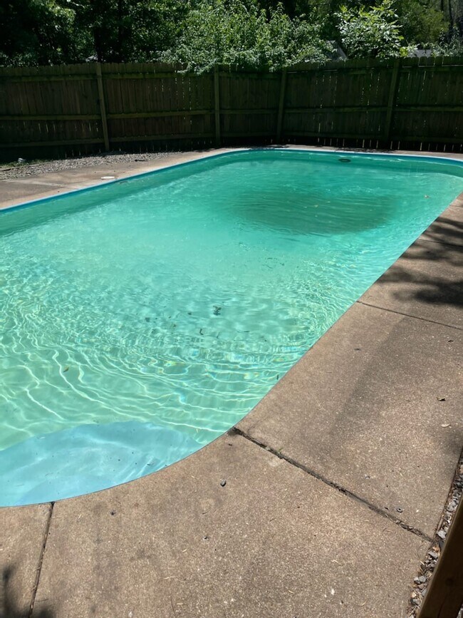 Foto del edificio - 8620 Elwyn Dr