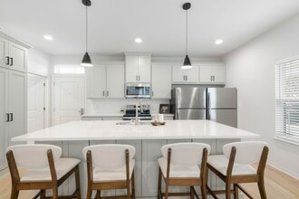 Building Photo - 307 Sterling St