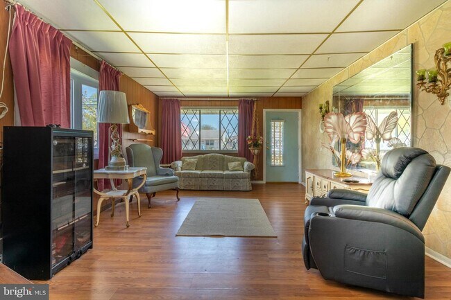 Building Photo - 1116 Delsea Dr