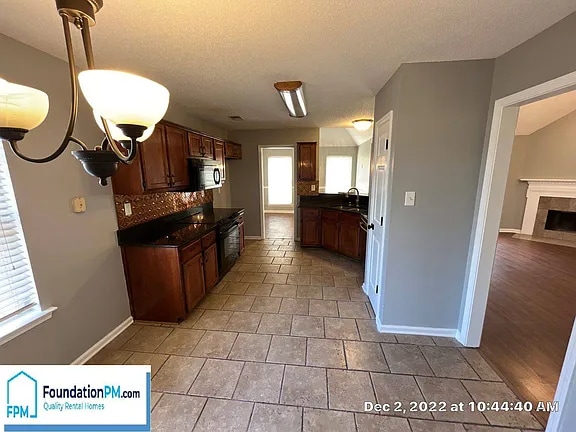 Building Photo - 5272 Water Point Dr