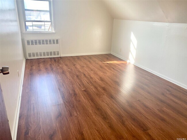 Foto del edificio - 142-28 Caney Ln