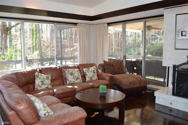 Foto del edificio - 5 br, 2.5 bath House - 505 Morgan Creek Road