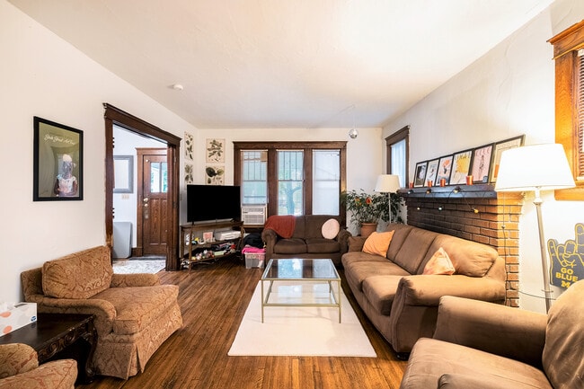 Foto del edificio - 1117 S Forest Ave