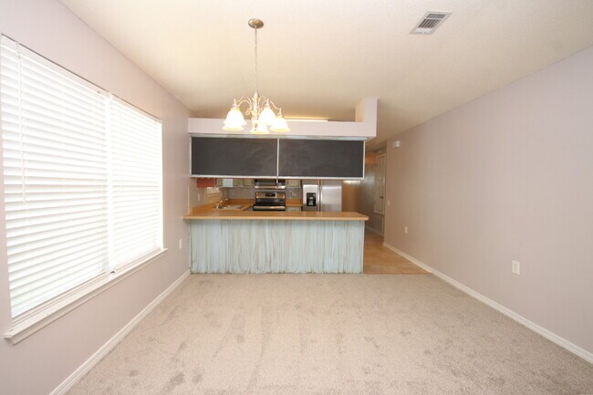 Foto del edificio - West Pensacola Patio Home Featuring Open Living Design, Stainless Appliances, Private Fenced Yard...