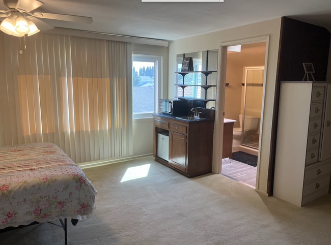 Foto del edificio - 16806 Madrone Cir