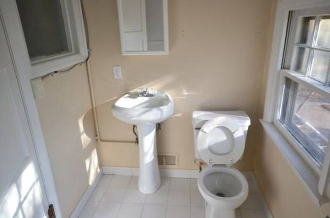 Building Photo - 305 Peasley St