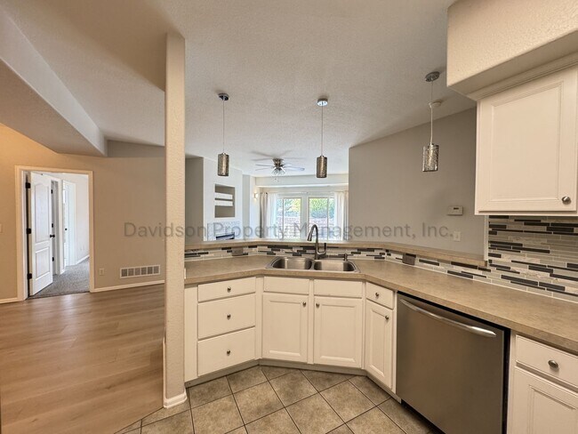 Foto del edificio - Beautiful 2 Bedroom Condo on the West Side of Colorado Springs
