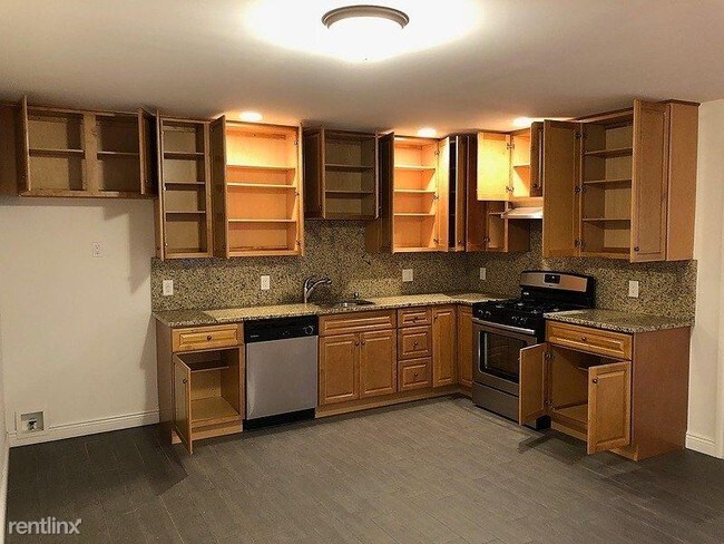 Building Photo - 2 br, 1 bath Apartment - 205 Miller Avenue 1