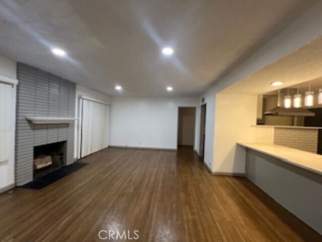 Foto del edificio - 329 E Edna Pl