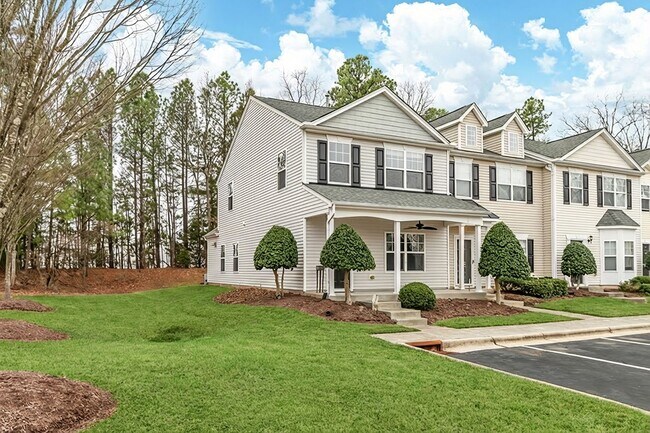 Foto del edificio - Available Now! 3 Bed, 2.5 Ba End-Unit Townhome - Pet Friendly!