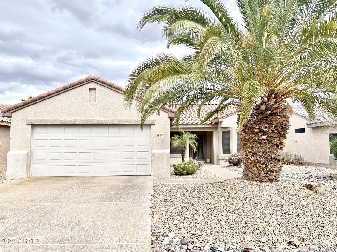 Foto principal - 16348 W Labyrinth Ln