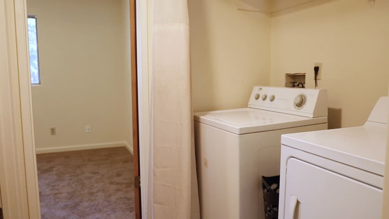 Primary Photo - 305 Ash St