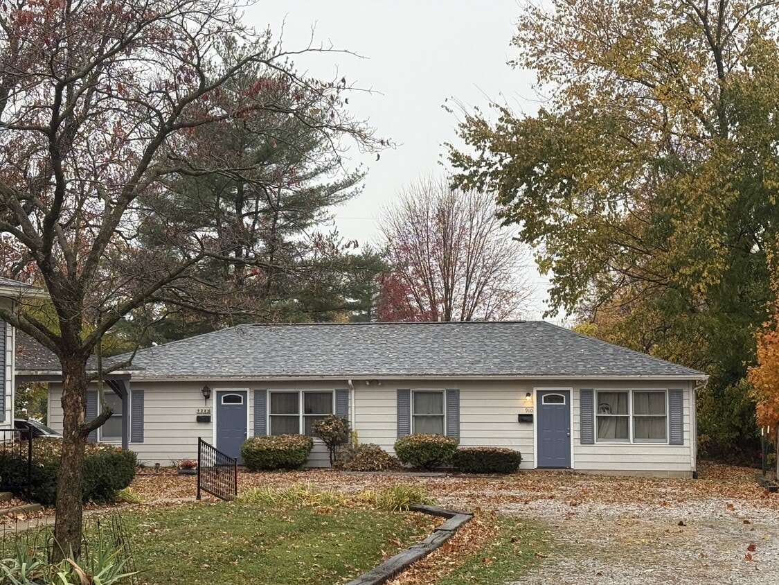 Primary Photo - 910 N Meridian St Rd