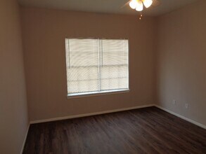 Building Photo - 12565 Melville Dr