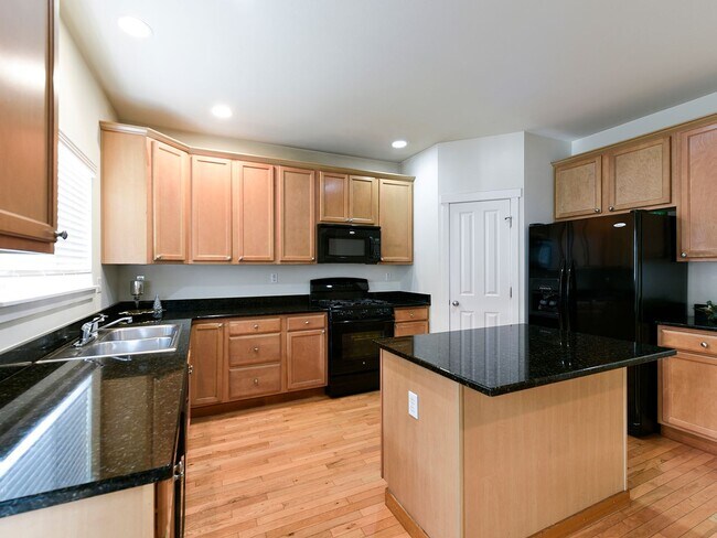 Foto del edificio - Available Now! Beautiful 4 Bedroom plus Bo...