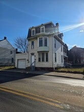 Building Photo - 648 E Princess St