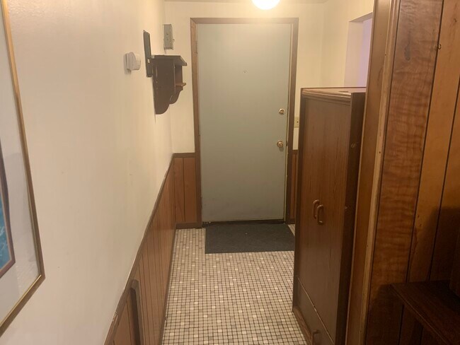 enterance - 718 Hillcrest Rd